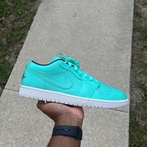 Air Jordan 1 Low ‘Hyper Turquoise’